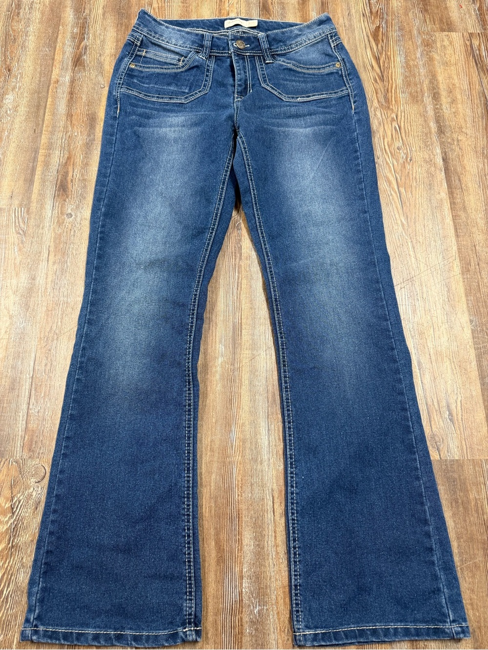 Y2K Faded Glory low rise flare jeans in size 8.
